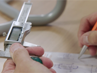 2013 - Nieuwe oplossingen voor houten poten en ronde buisframes